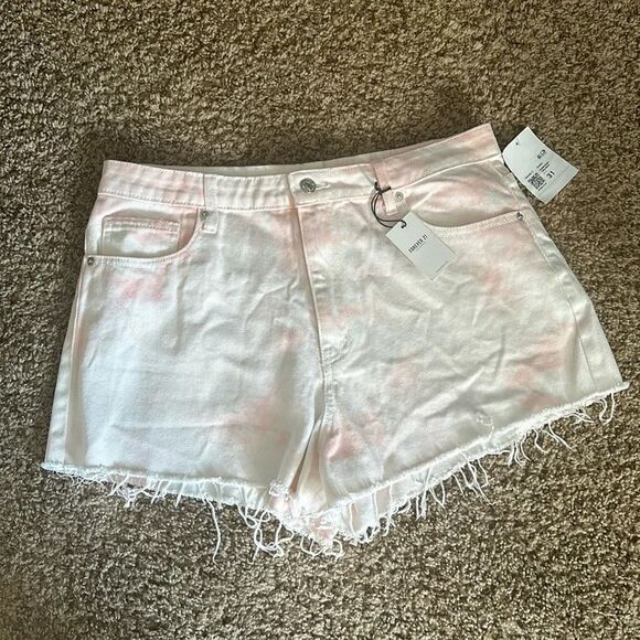 Forever 21 High Rise Tie Dye Denim Shorts Size 31 NWT - Picture 1 of 3